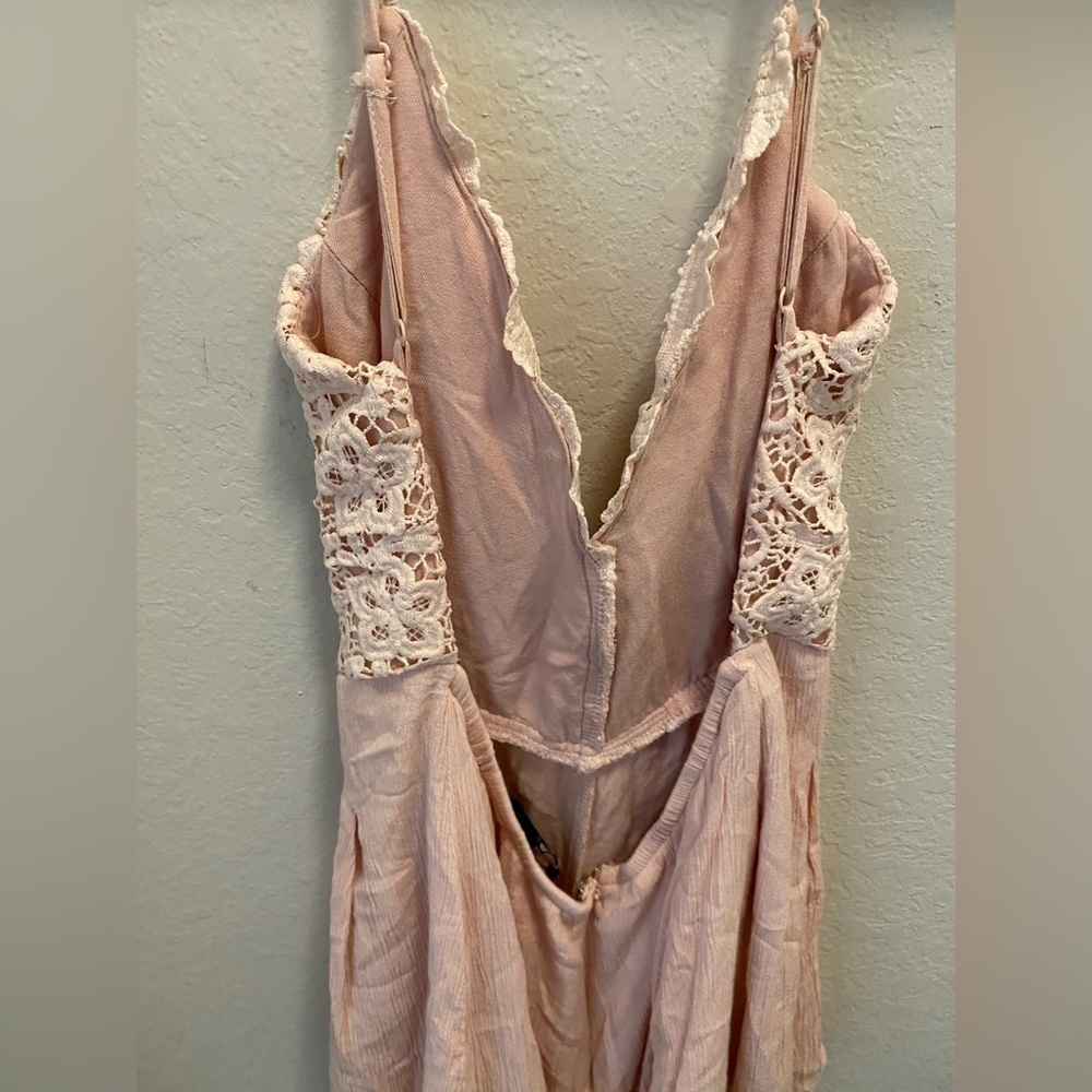 Lulu’s Star Spangled Pink Backless Lace Romper Size Large. - Picture 6 of 12